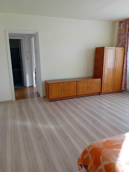 Inchiriez apartament cu 2 camere