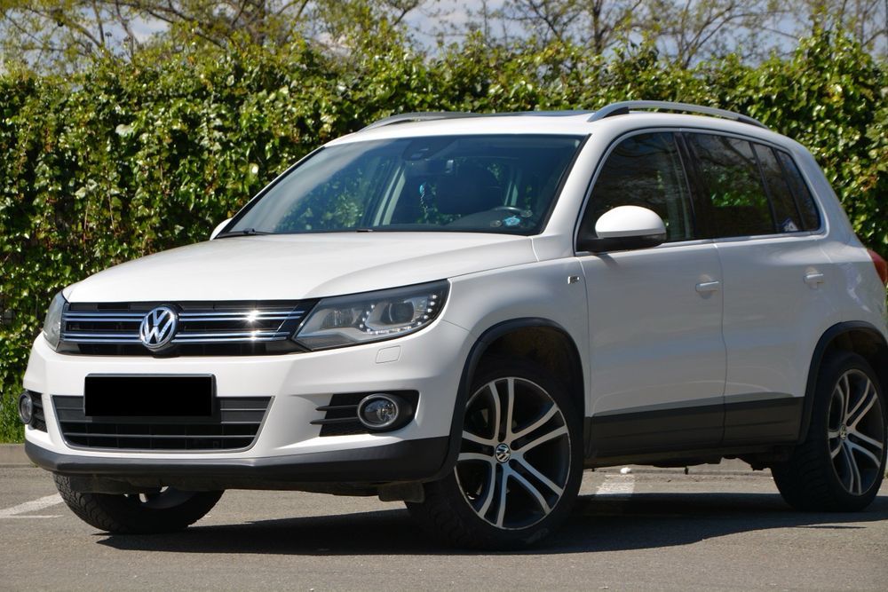VOLKSWAGEN Tiguan