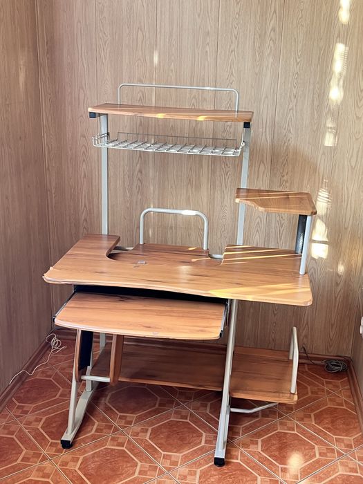 Стол компьютерный стол, б/у