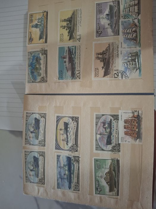 Продам альбомы с марками
