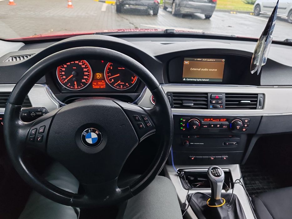 Seria 3 E90 325xi 2006 4x4 218cp