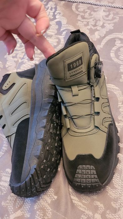 Продам ботинки мужские