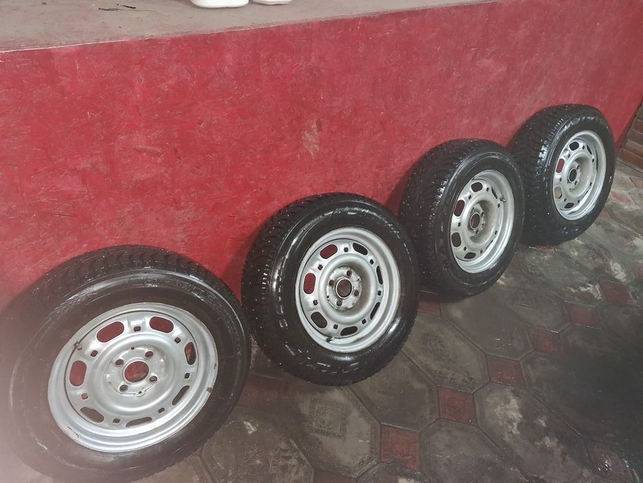 Продам комплект колес