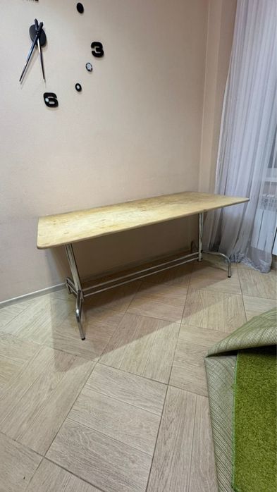 Продам стол  хорошем состояние