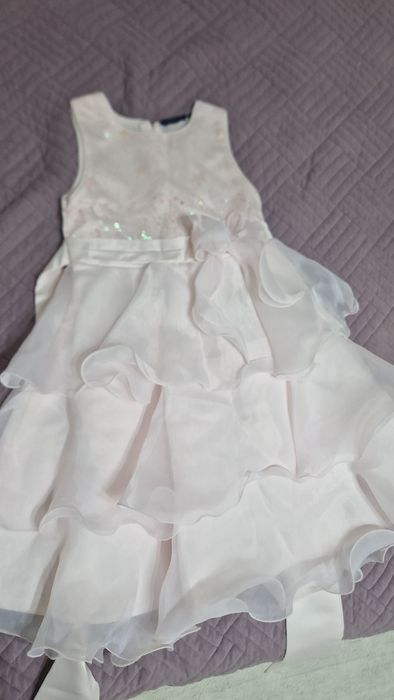 Платье на девочку в пудровом цвете