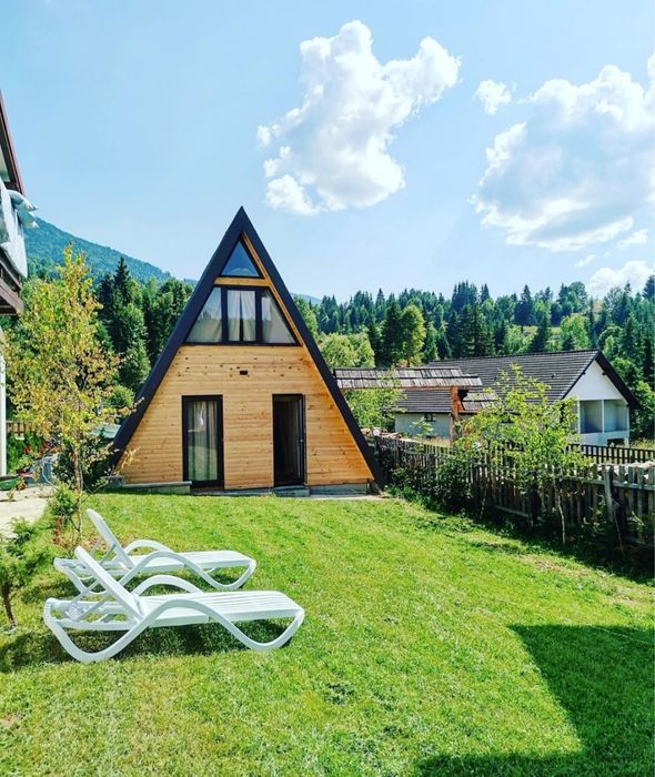 Cabane stil A Frame si case din structura de lemn