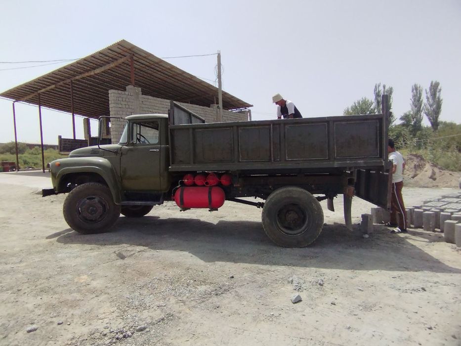 Зил 30 Самосвал ишлаб турган машина