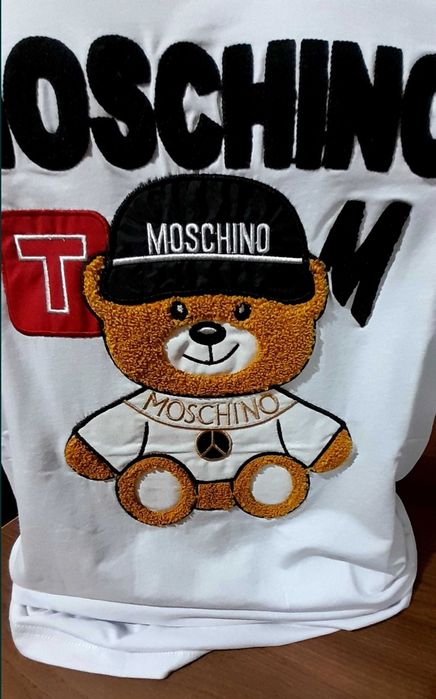 Бяла тениска moshino / мошино М размер университет мъжка дамска