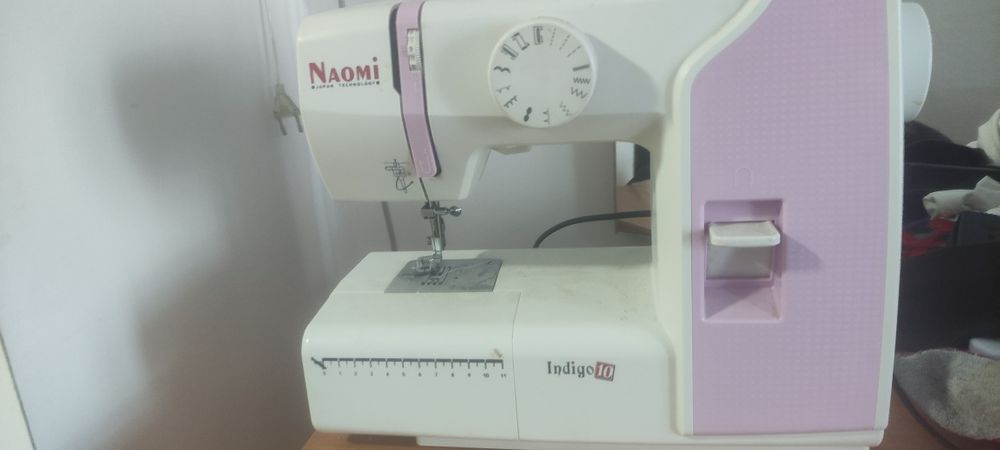 Машинка швейная.