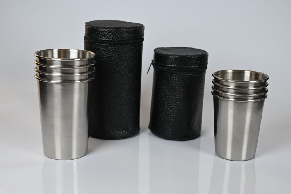 Метални чаши в кожен калъф - 4 бр., 4 размера