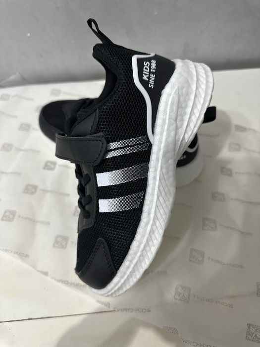 Детские кроссовки