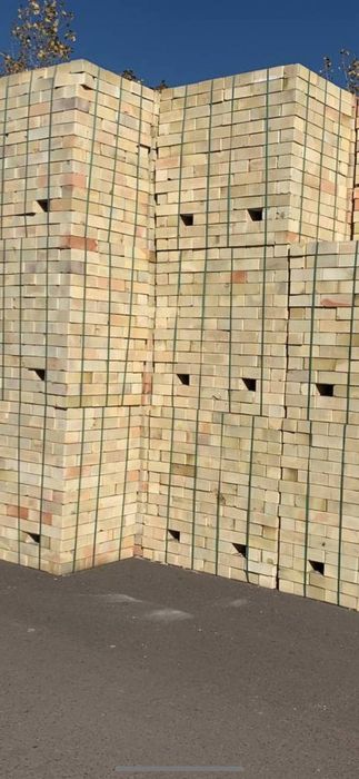 Пишган гишт Кирпич