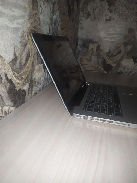 MacBook Pro +  Magic mouse 1