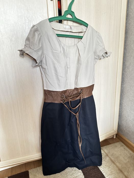 Женское платье продам