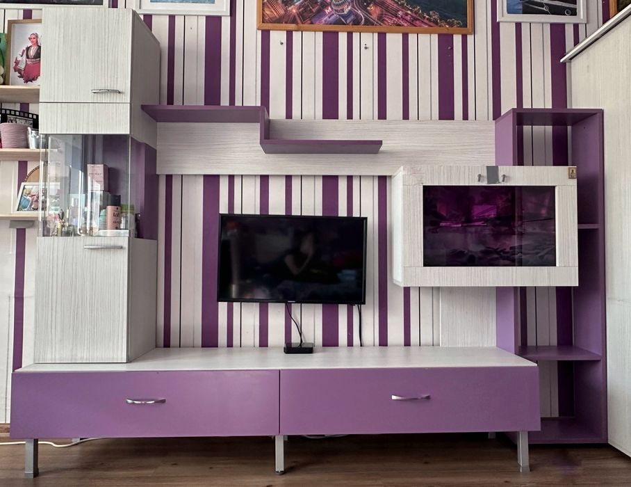 Обзавеждане за стая – легло, гардероб, бюро, секция