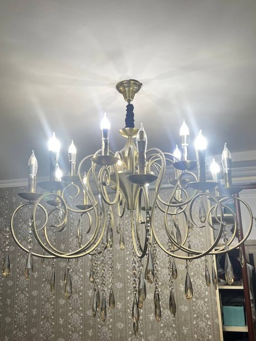 Продается люстра