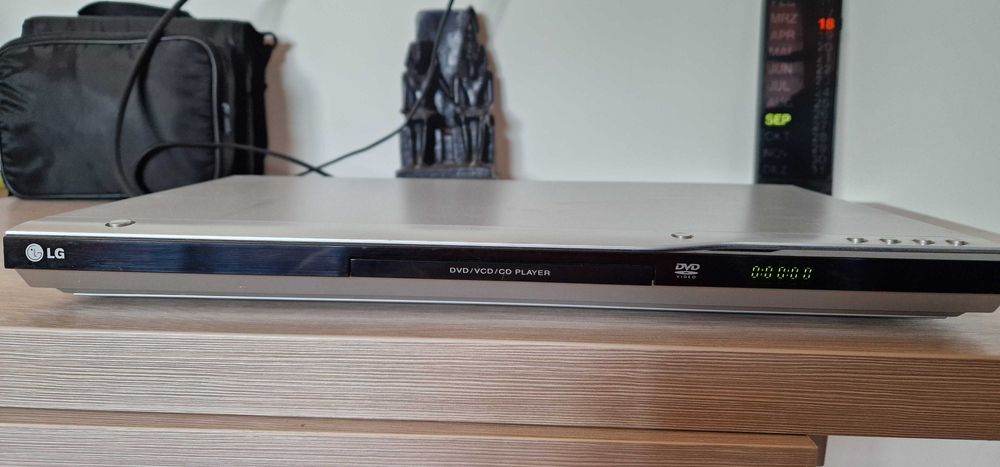 DVD ПЛЕЪР LG DVX171 - Работещ и тестван