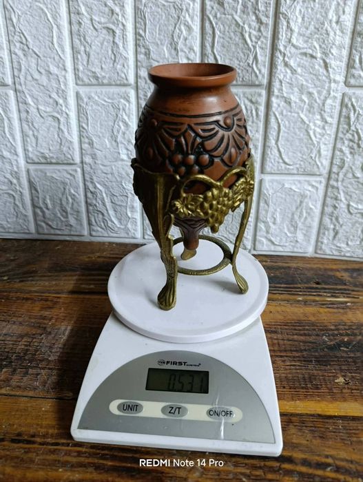 Стар бронзов плътен обков със малка делва