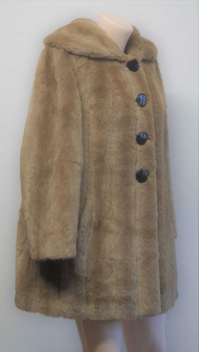 Haina din blana sintetica marimea L-XL