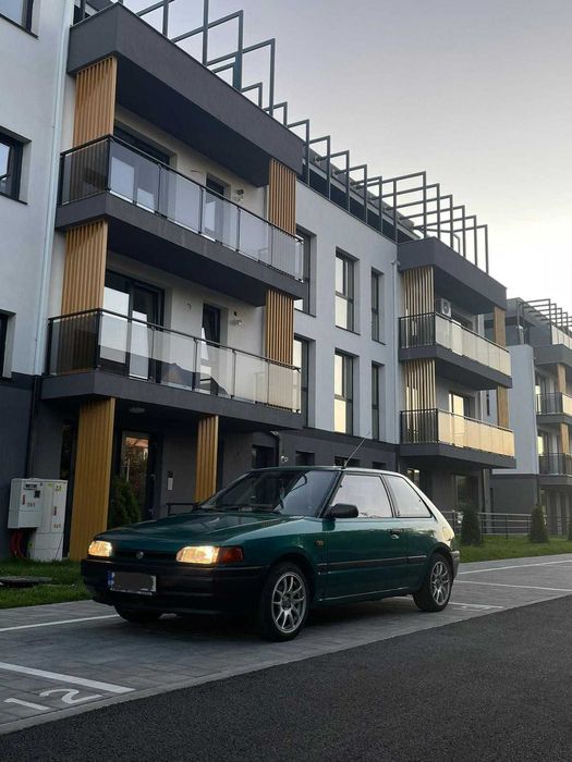 Mazda 323BG Coupe 1995