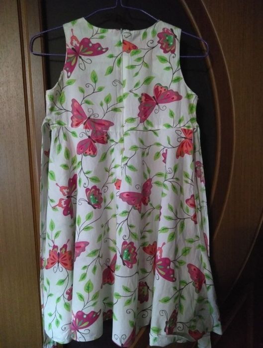 Срочно Продам Платье  на девочку