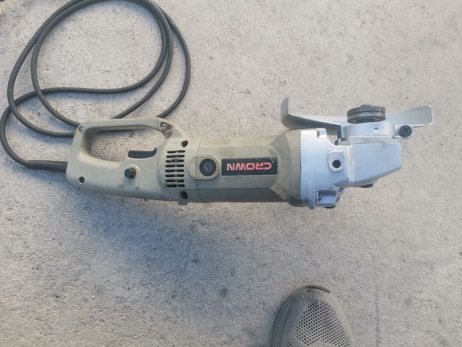 Болгарка  Crown 180 d