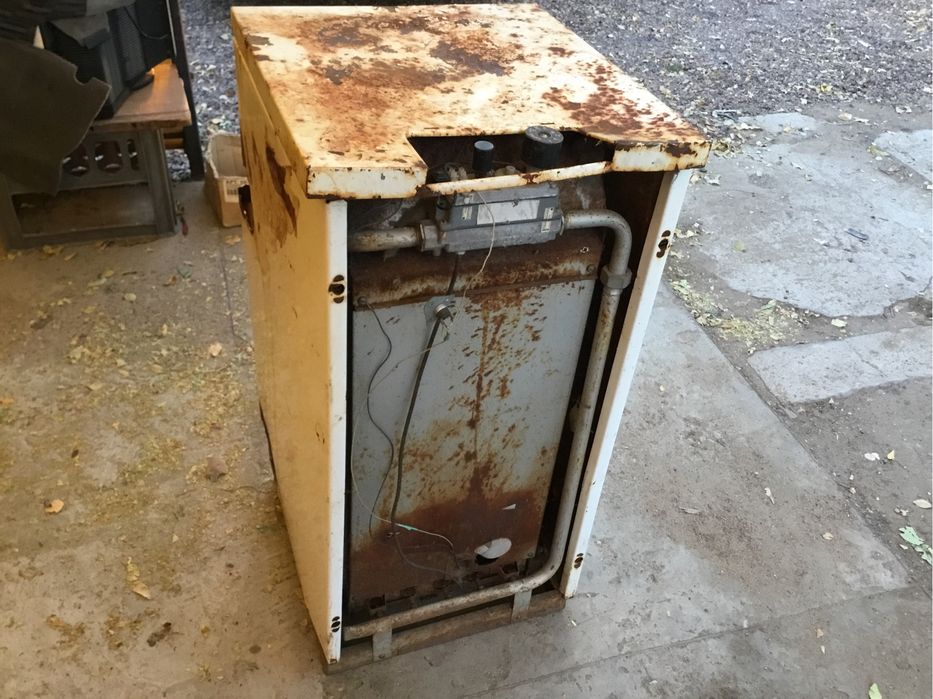 Продам газовый котел простой