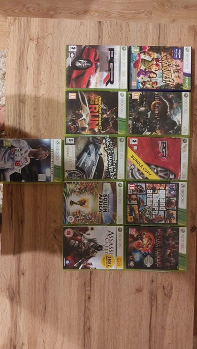Vând Xbox 360 în stare perfecta cu jocuri