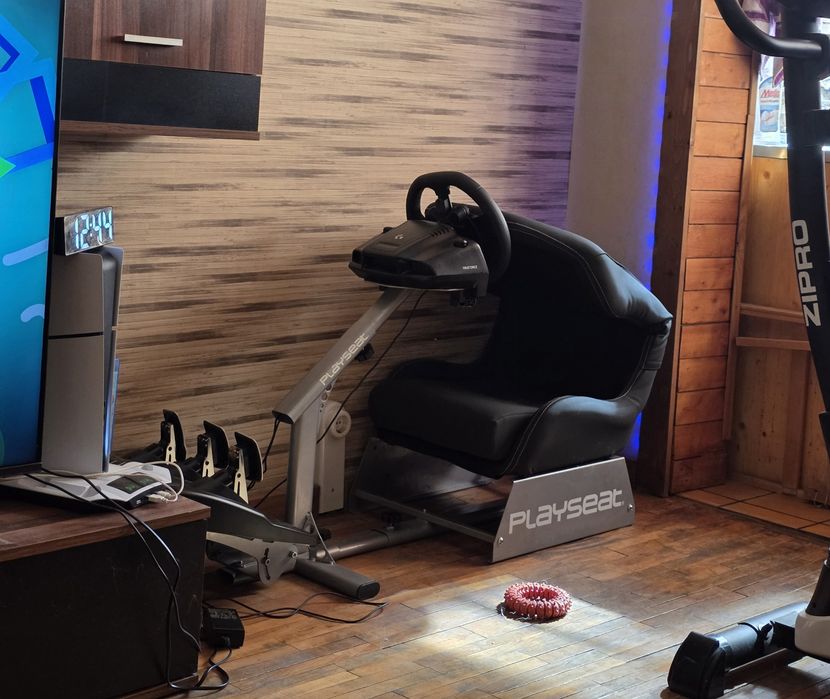 Playseat Evolution Alcantara и Logitech g923 ps5 комплект