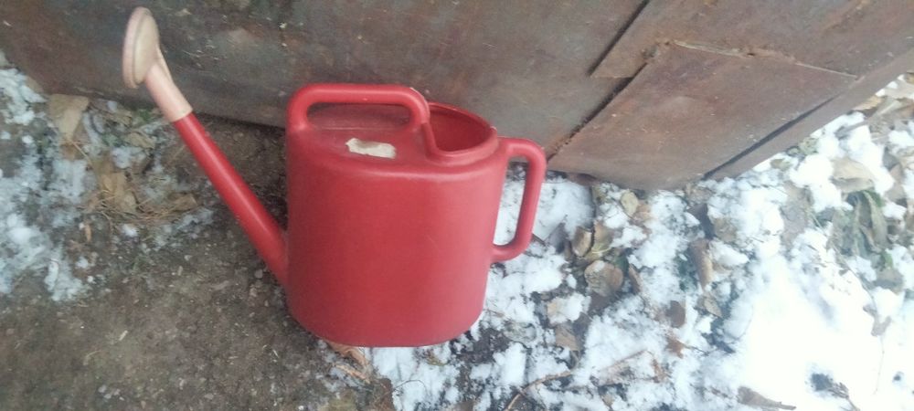 Срочно продам три лейки