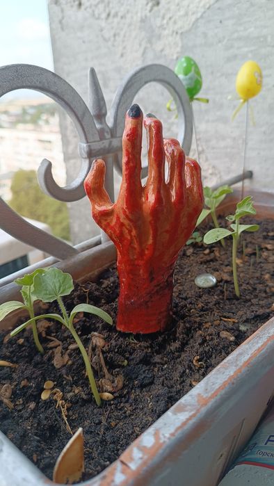 Хелоуин зомби ръка