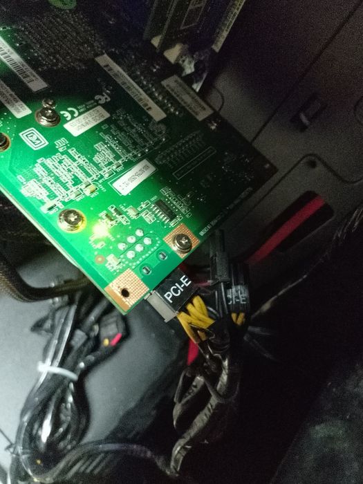 Q6600 quad  core 2,4 ghzx4 ddr3, 8gb dual simetric.