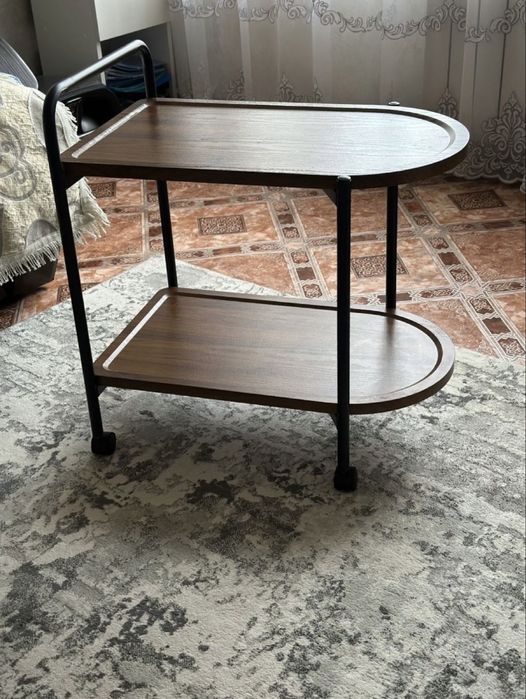 Сервировочный стол