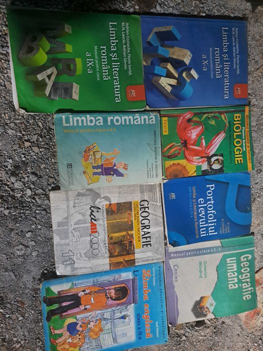 Manuale scolare diferite materii