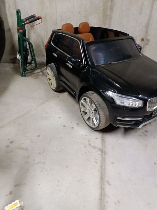Двуместна акумулаторна кола Volvo XC90 с КОЖЕН салон + ЧИСТО НОВА БАТЕРИЯ
