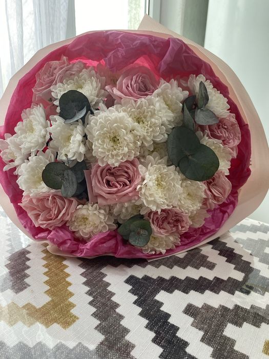 Букет розы хризантема