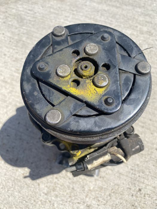 Compresor AC logan 1.2 benzina