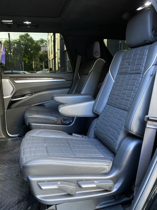Cadillac Escalade 600