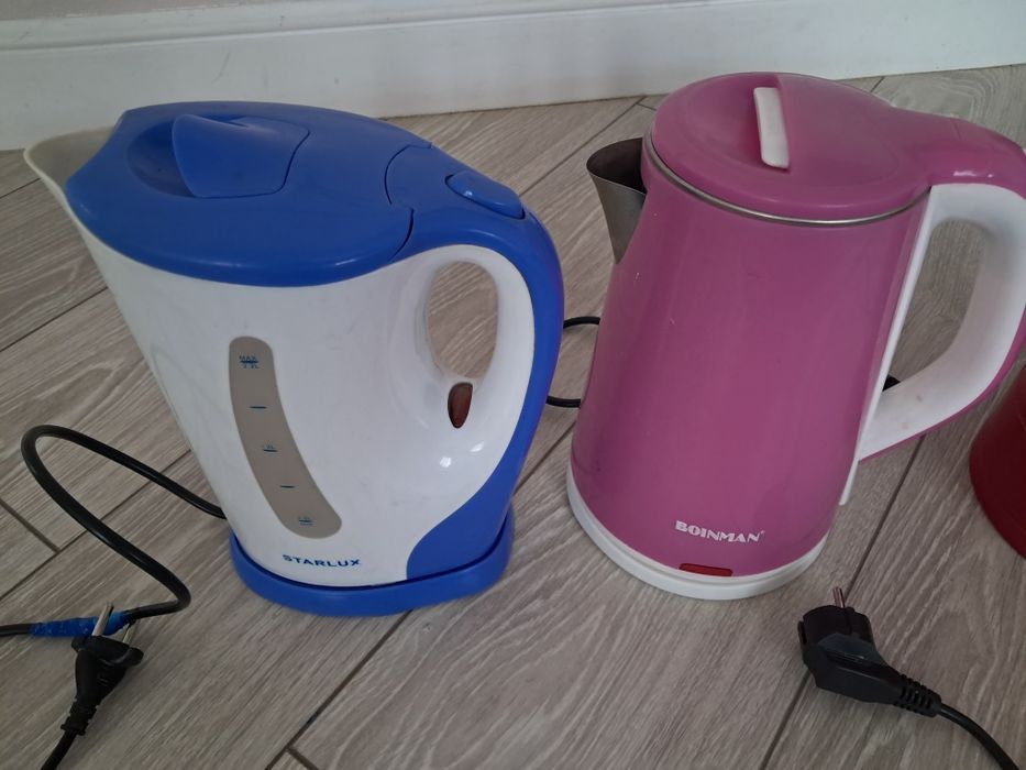 Чайники продам три штуки.