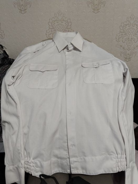 Продаю рубашку военные белого цвета 48размера