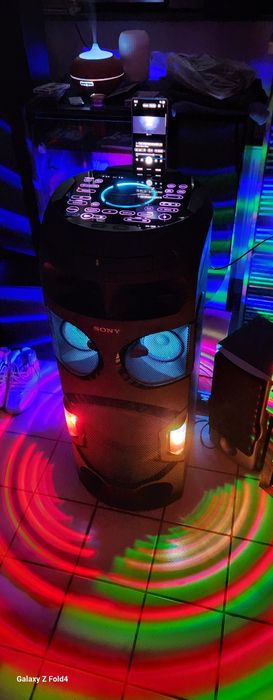 Boxe  bass Reflex Sony MHC-V71D cu telecomandă.