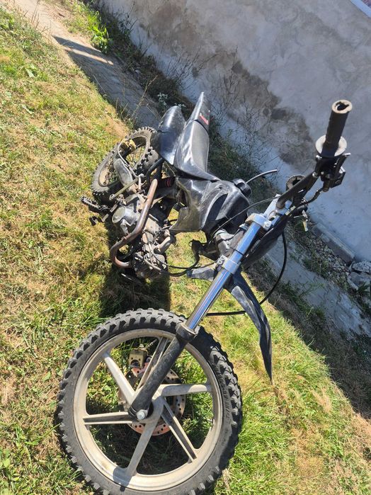 Vând kxd 607 125cc