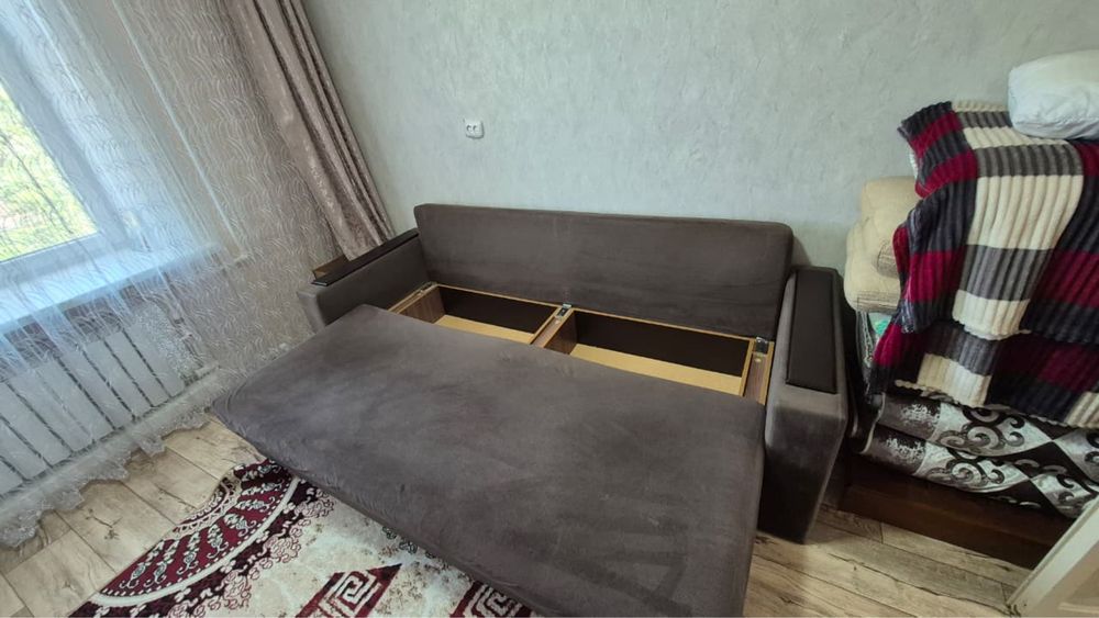 Продам диван в отличном состоянии