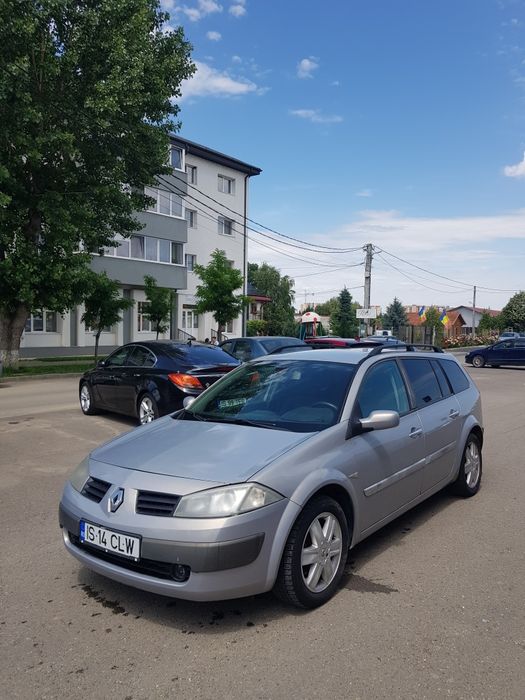 Vand Renaul Megan Motor 1.5 consum de 5.4 An 2004 Acte valabile fiscal pe loc Mașină funcționează perfect