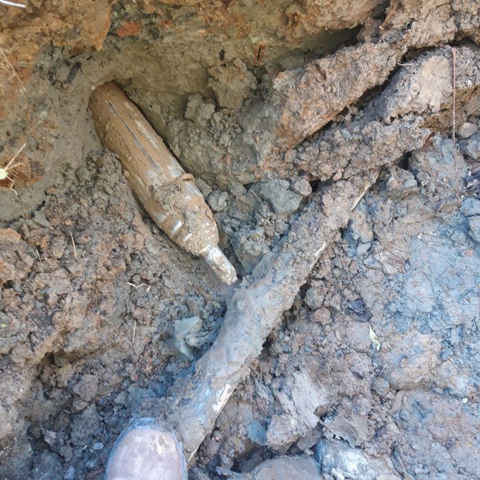 Executam  foraje orizontale ,subtraversari , subtraversare cu racheta