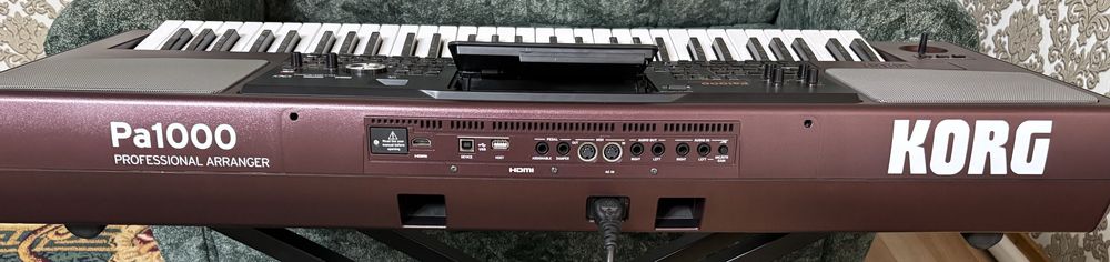 Синтезатор корг па 1000