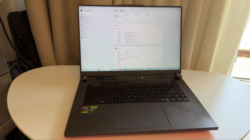 Laptop Gaming Asus ROG Strix 16” Rysen 9955HX3D/32GB/5070TI/1TB