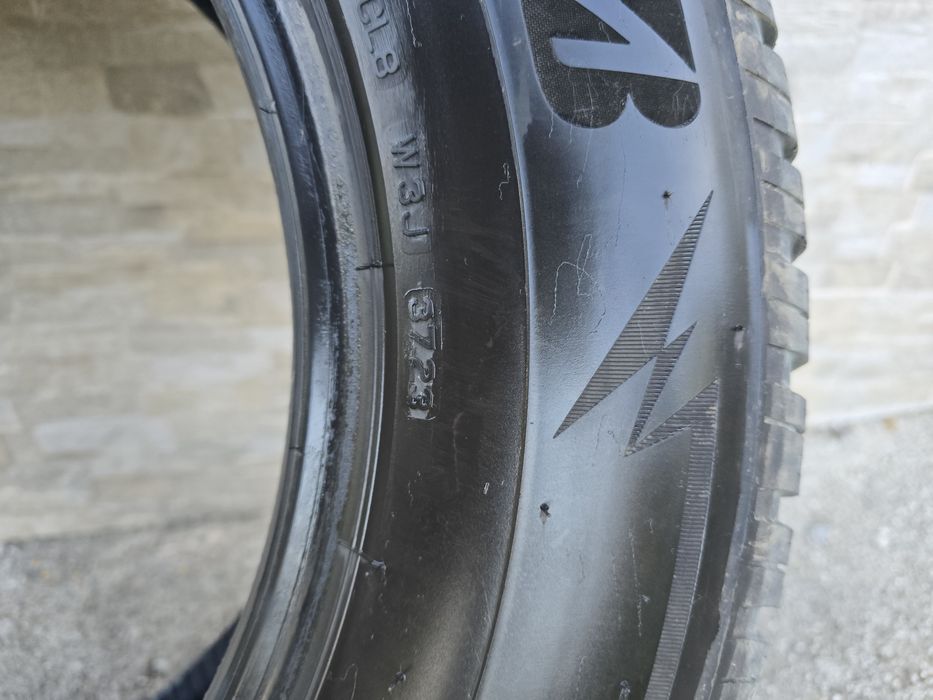 Гуми Bridgestone Blizzak 235/65/17