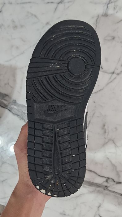 Jordan 1 mid black and White originali