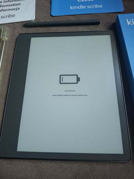 Електронен четец/тефтер Kindle Scribe